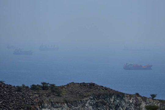 Wall Street Journal: Ο στρατός των ΗΠΑ ετοιμάζεται να επιβιβαστεί σε πλοία που συνδέονται με το Ιράν
